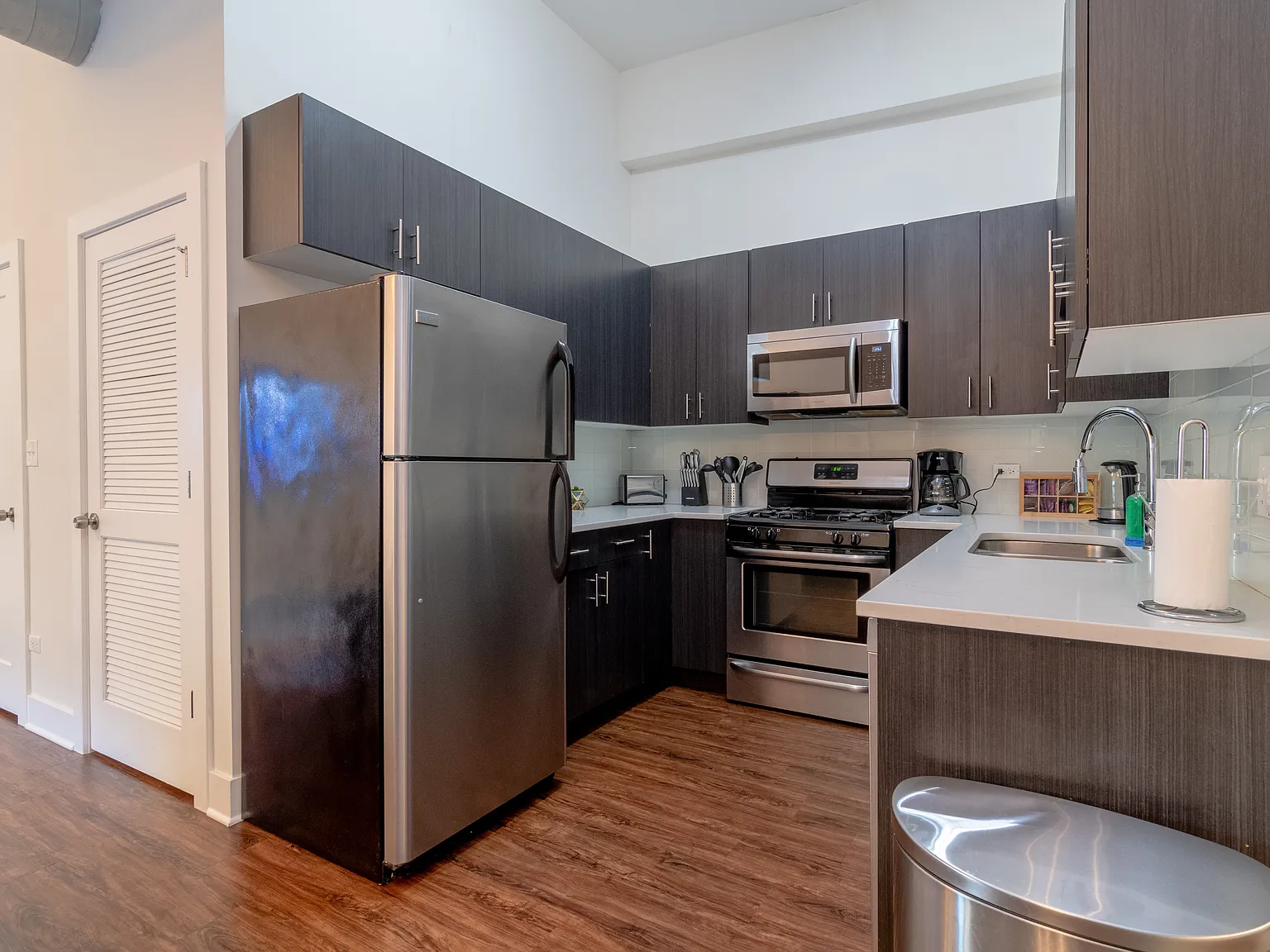 3 bed, 955 sqft, $3,100 — Photo 4