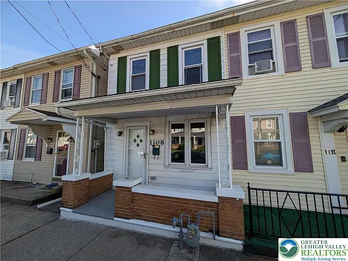 1108 3rd St Photo 1