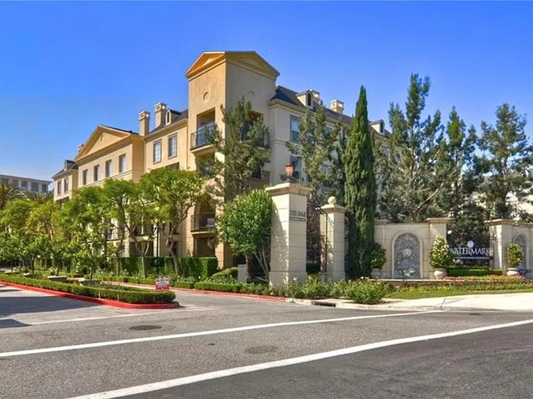 2103 Watermarke Pl — Photo 2
