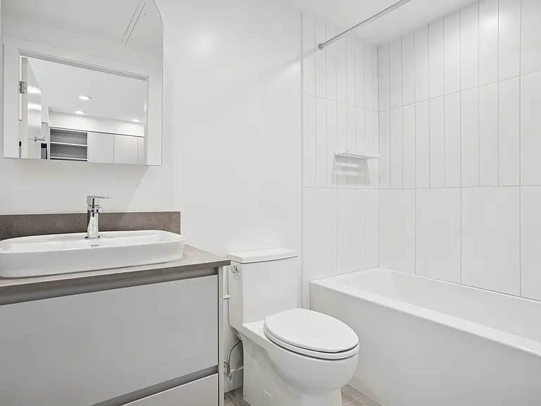 5670 Cambie St — Photo 24