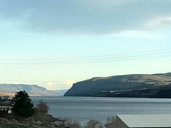 7 mi view to Vantage Bridge 