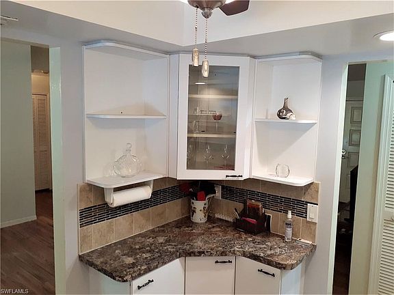 5th image of 401 SW 47th St
