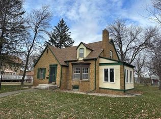 720 13th St, Windom, MN 56101