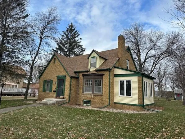 720 13th St, Windom, MN 56101