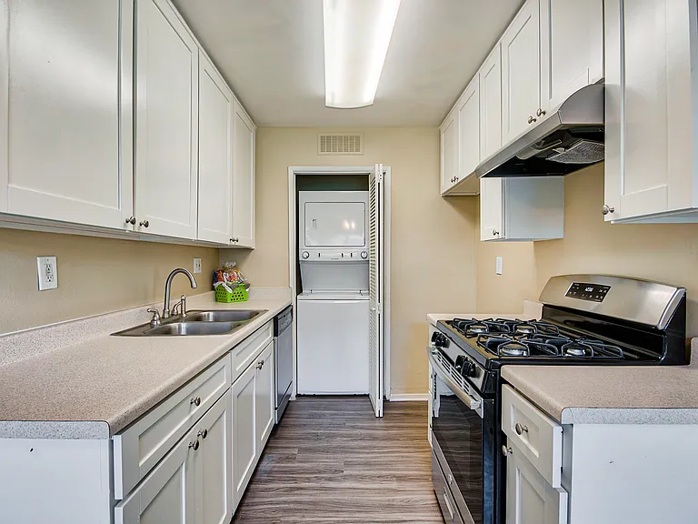 The Bungalows Apartment Homes — Photo 7