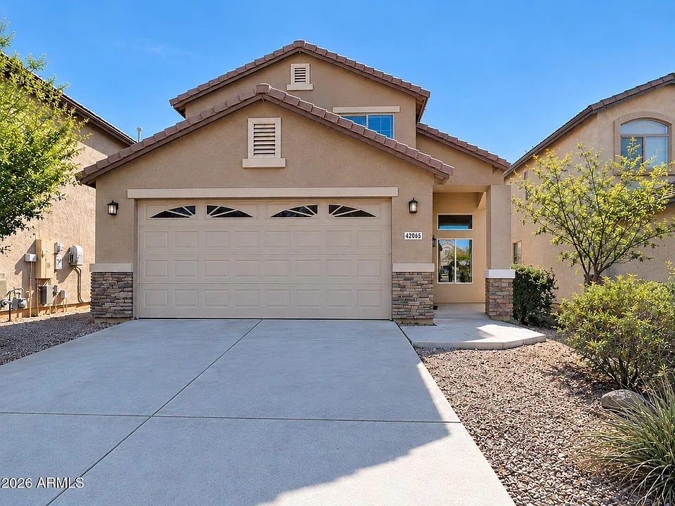 42065 W Hillman Dr