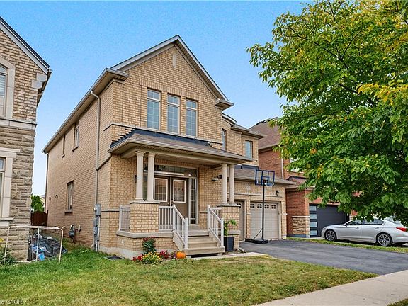 3rd image of 17 McCartney St