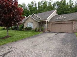 9022 Sundance Dr, Bridgeville, PA 15017