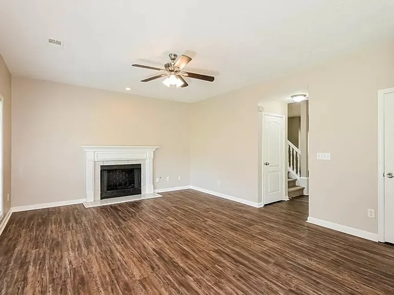 6845 Waters Edge Dr — Photo 4