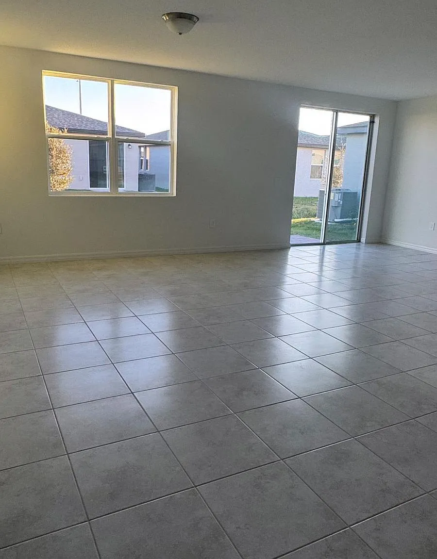 4 bed, 1840 sqft, $2,200 — Photo 2