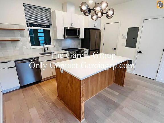 5th image of 3025 SE Division St