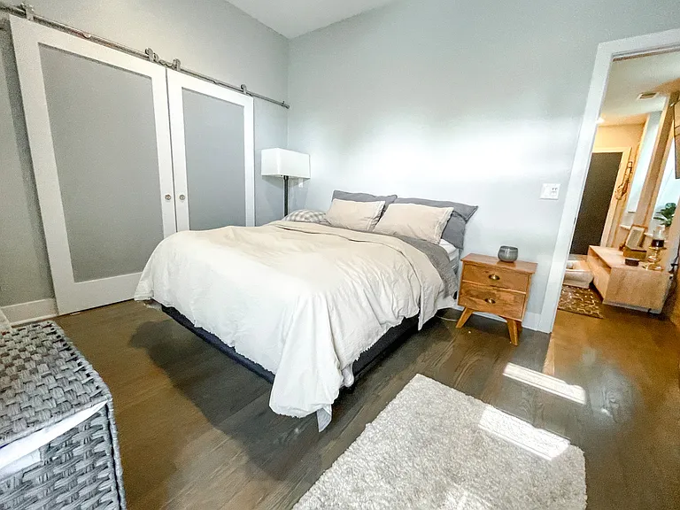 1638 N. Marshfield Ave. — Photo 6