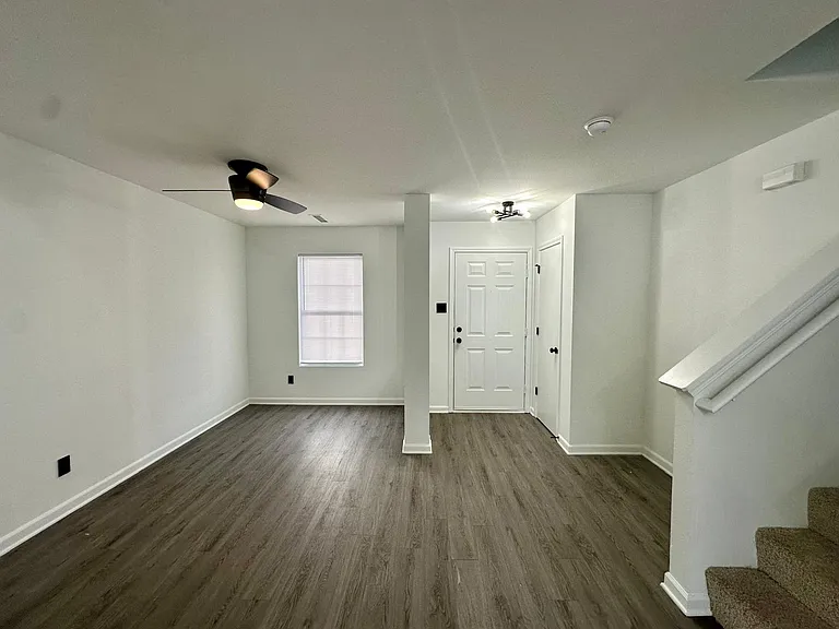 340 Zander Woods Ct — Photo 7