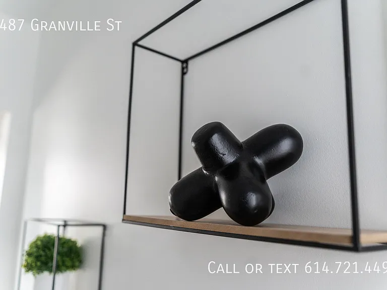 1487 Granville St — Photo 16