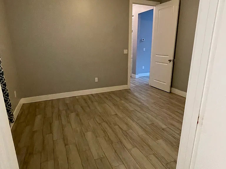 626 Latona Ave — Photo 18