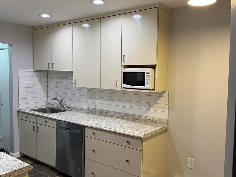 10 Pine Cluster Cir #B — Photo 2