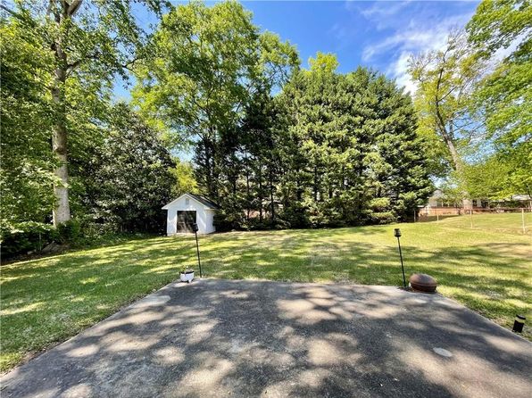 2682 Pineland Ave, Doraville, GA 30340