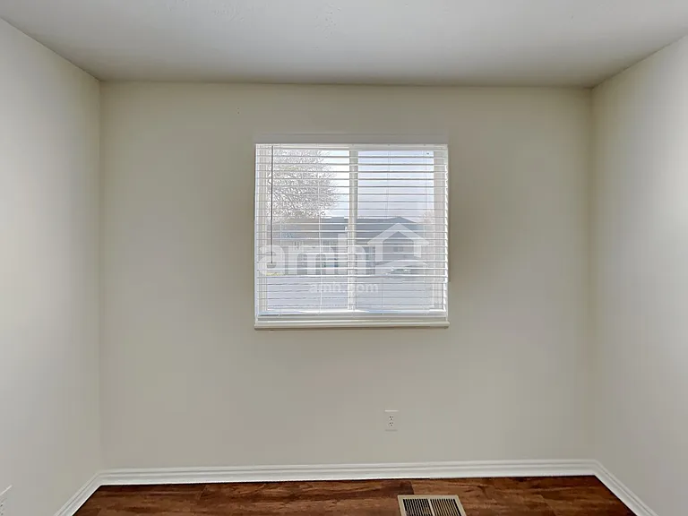 1470 S 1525 W — Photo 11