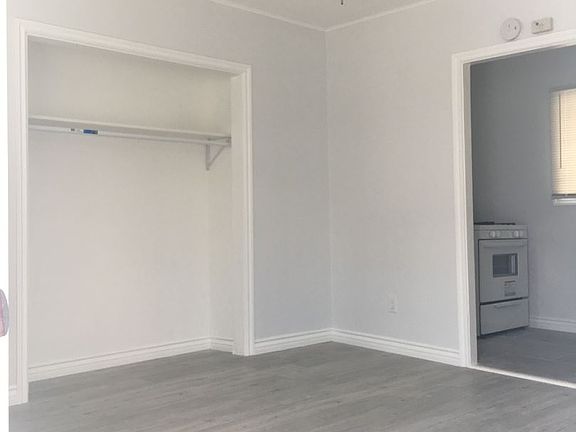 3rd image of 4186 Elm Ave APT 4