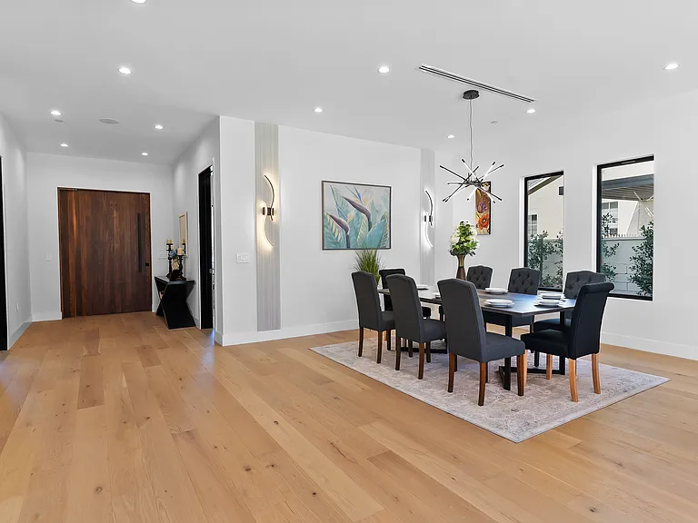5012 Enfield Ave — Photo 5
