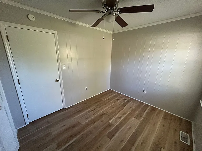 545 Asbury Rd — Photo 12