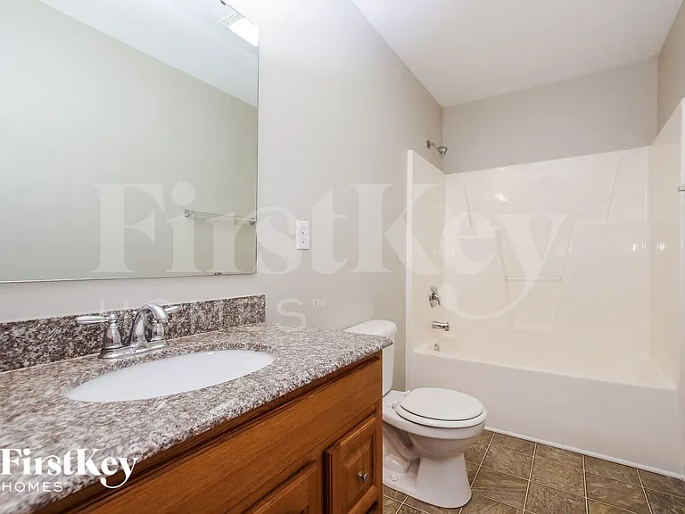 1425 Logan Patrick Ct — Photo 14