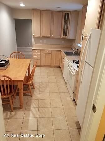 1st image of 545 W Brook Dr