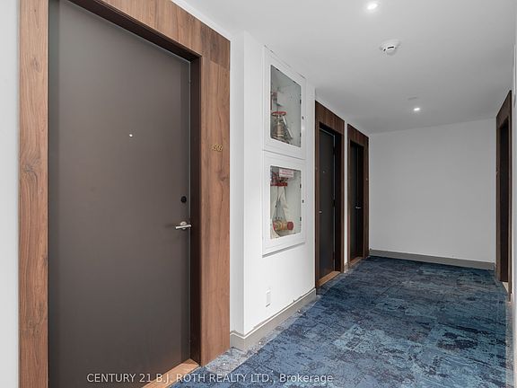 2nd image of 39 Mary St #1909