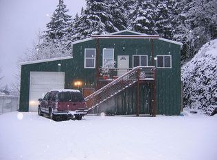 123 SW Slagle Ln, Cascade Locks, OR 97014