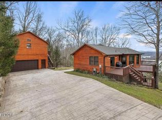 1186 Deerfield Way, La Follette, TN 37766