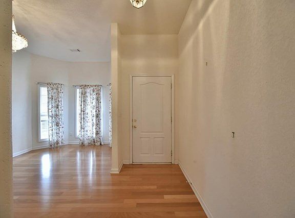 4th image of 3102 Newtons Crest Cir