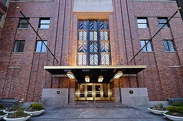 Rented by New York Residence | media 102