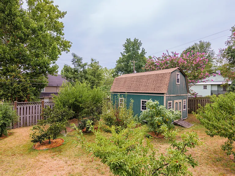 319 Oliver St — Photo 31