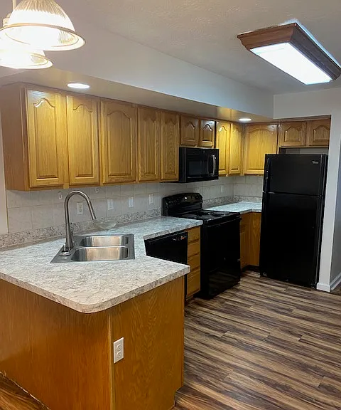 210 Kaye St #10 — Photo 2