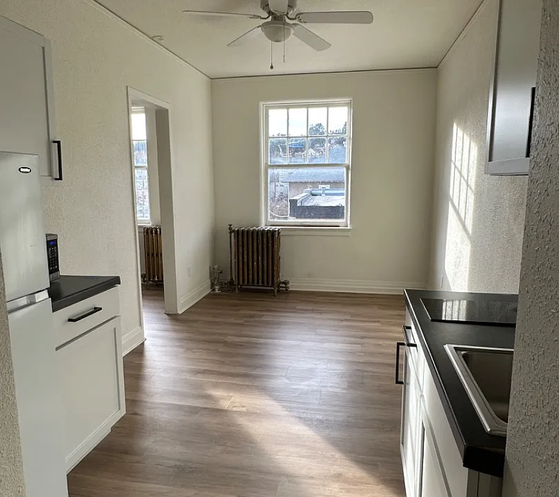 425 W Main St #202