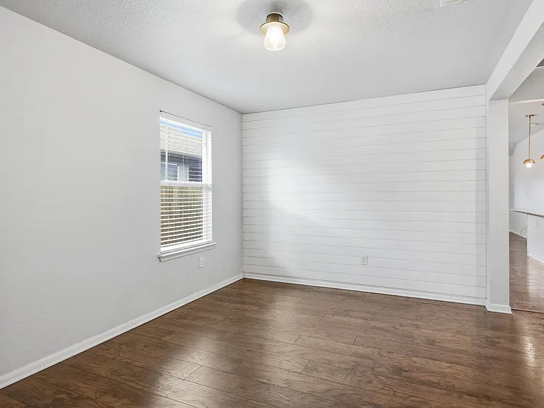 11912 Jamie Dr — Photo 32