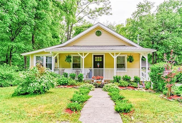 1st image of 36 Julie Ln
