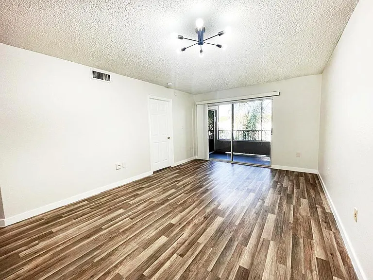 2810 N Oakland Forest Dr #207 — Photo 8