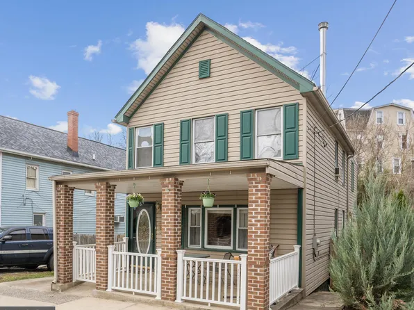 19 Petersville Rd, Brunswick, MD 21716