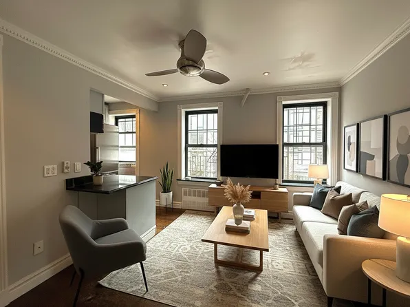 345 W 53rd St APT 2A, New York, NY 10019