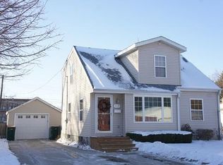 419 N Webster St, Port Washington, WI 53074