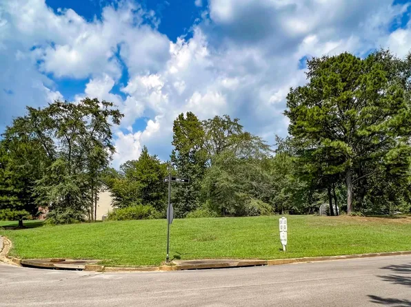 6890 Donna Cir #130, Bessemer, AL 35022