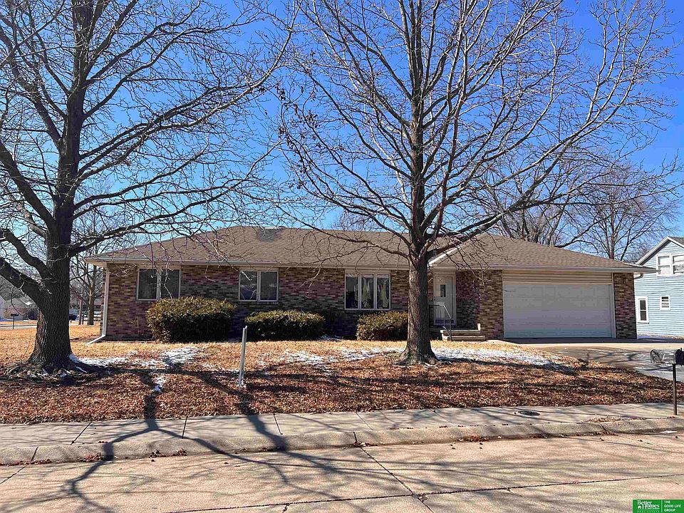 1701 N 15th St, Beatrice, NE 68310 Zillow