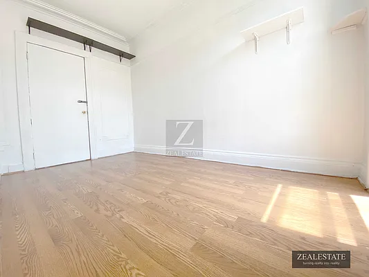 Rented by ZealEstate Group Inc | media 22