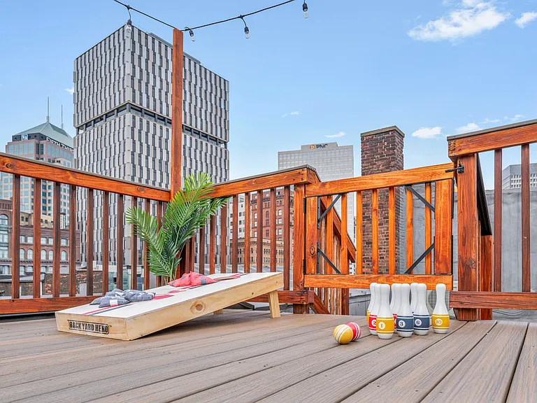 2042 E 4th St #600 — Photo 31