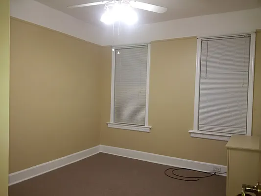 Rented by Halvatzis Realty | media 26