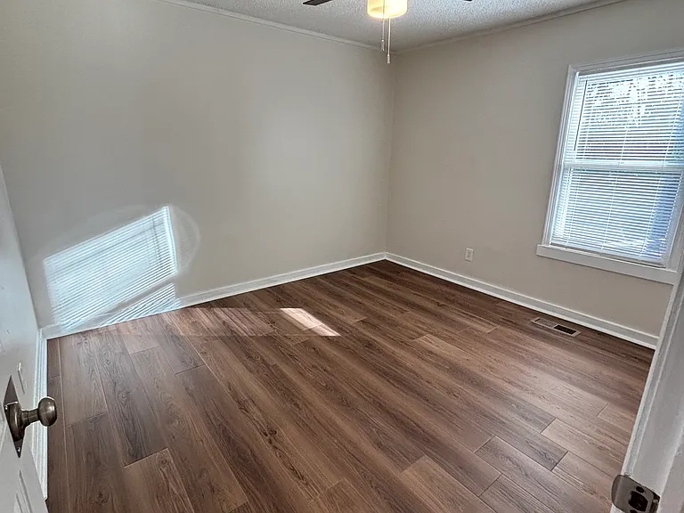 4201 Hawthorne Ave SW — Photo 22