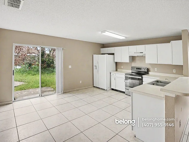1164 Kempton Chase Pkwy — Photo 4