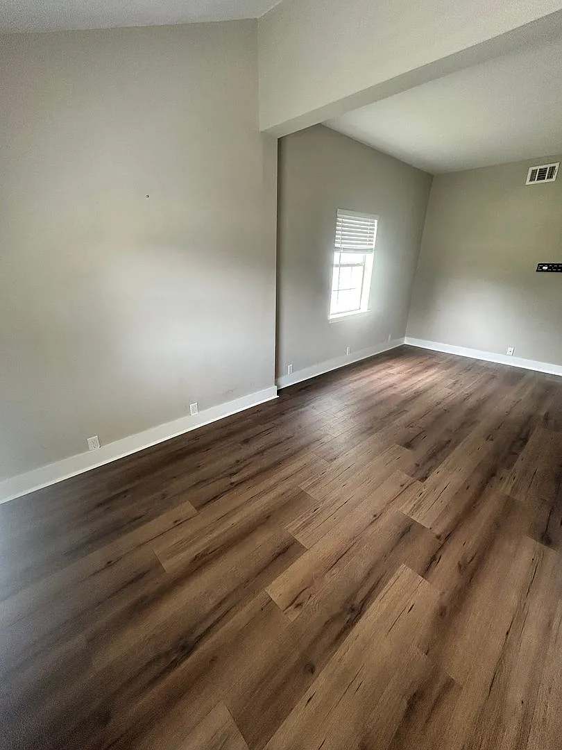 1116 Michigan Ave — Photo 3