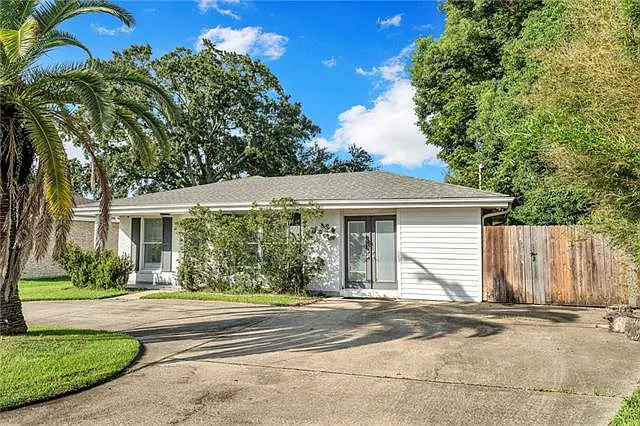 4 bed, 1.0 bath, 1356 sqft, $2,500 — Photo 3